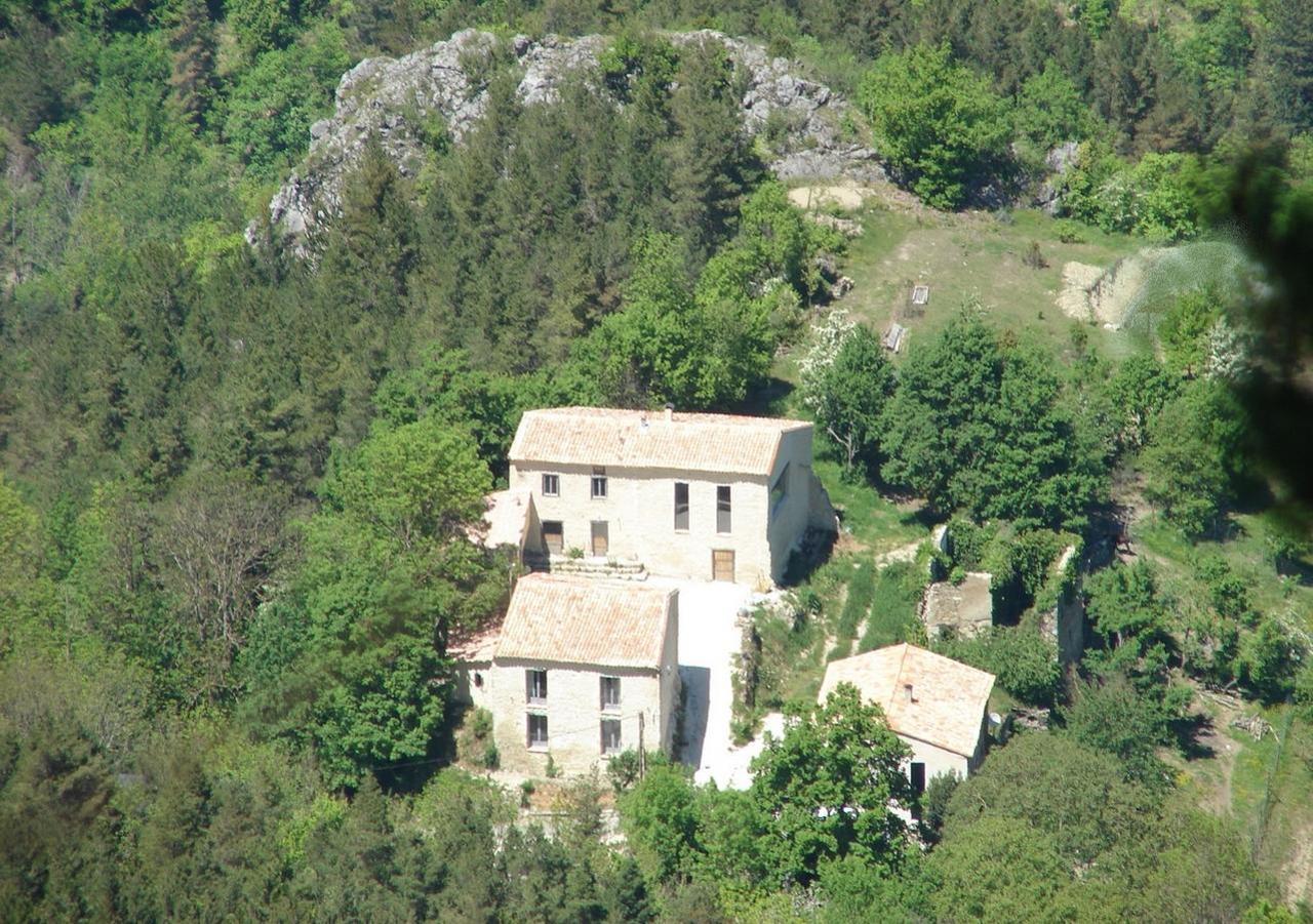 مبيت وإفطار Marsat Domaine Des Massols المظهر الخارجي الصورة